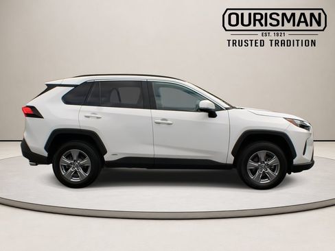 Used 2025 Toyota RAV4 XLE AWD/4WD image 10
