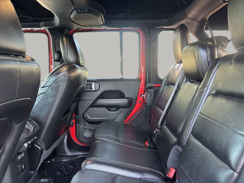 Used 2023 Jeep Wrangler Sahara image 16