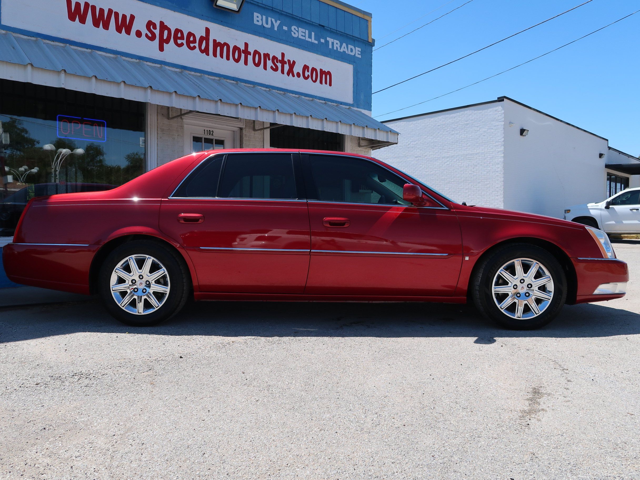 Used 2009 Cadillac DTS FWD image 4