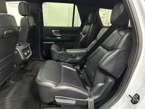 Used 2025 Ford Expedition Tremor AWD/4WD image 21