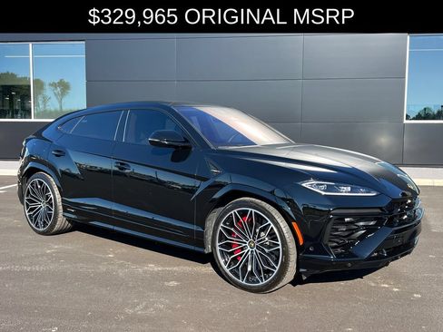 Used 2025 Lamborghini Urus SE AWD/4WD image 2