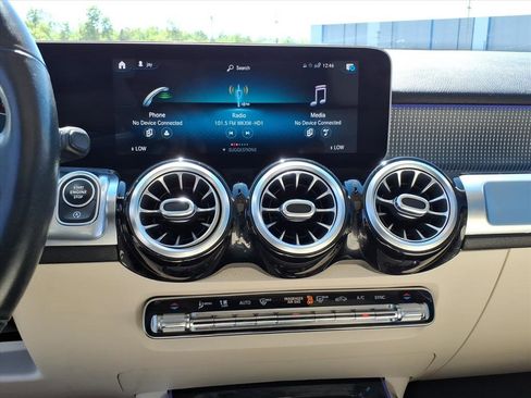 Used 2020 Mercedes-Benz GLB 250 4MATIC image 27
