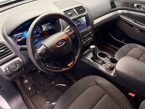 Used 2018 Ford Explorer XLT w/ Equipment Group 201A AWD/4WD image 7