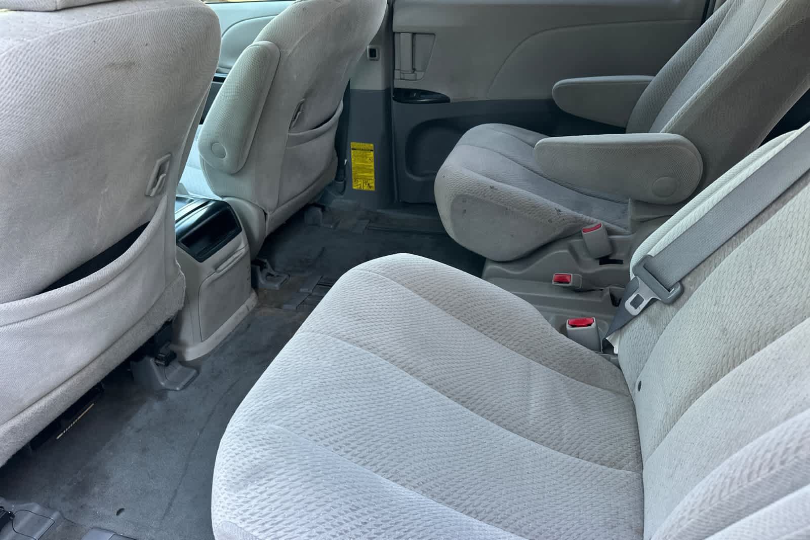 Used 2011 Toyota Sienna LE FWD image 5