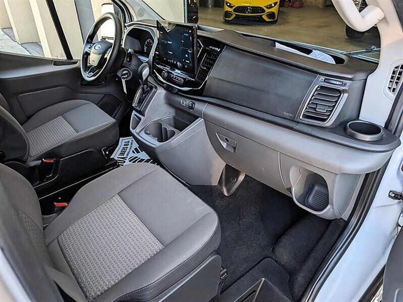 Used 2025 Ford Transit 350 XLT RWD image 4