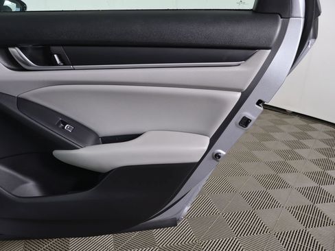 Used 2020 Honda Accord EX image 24