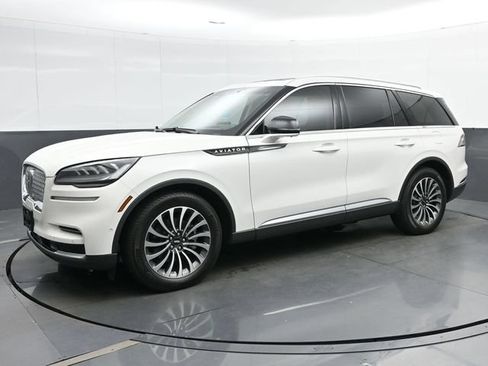 Used 2023 Lincoln Aviator Reserve w/ Equipment Group 201A RWD image 4
