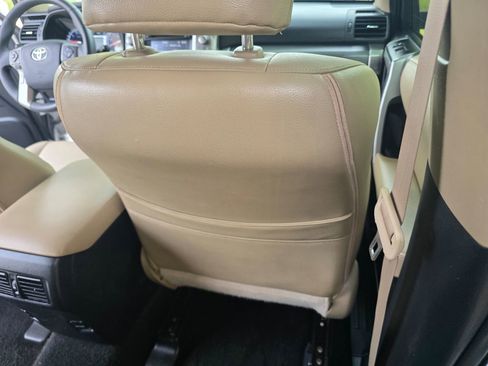 Used 2017 Toyota 4Runner SR5 RWD image 38
