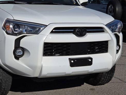 Certified 2022 Toyota 4Runner SR5 Premium image 9