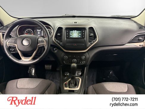 Used 2014 Jeep Cherokee Latitude w/ Comfort/Convenience Group AWD/4WD image 12