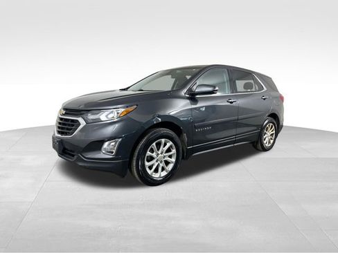 Used 2018 Chevrolet Equinox LT image 2