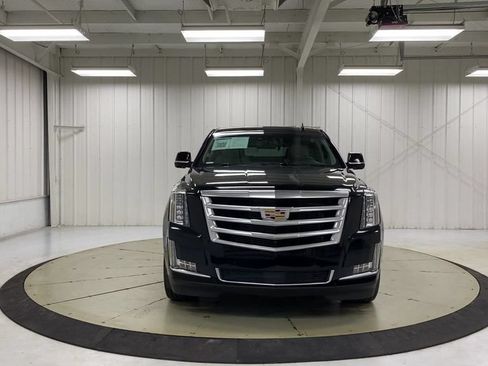 Used 2017 Cadillac Escalade Premium Luxury AWD/4WD image 3