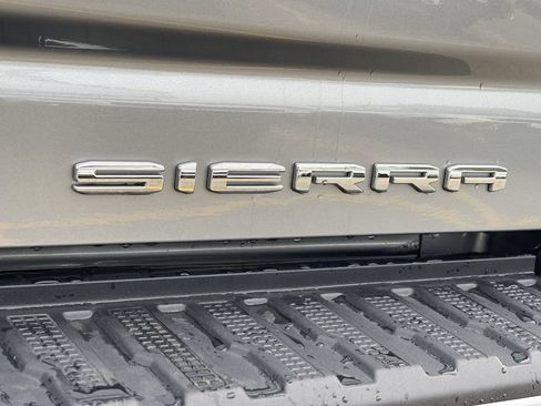 Used 2024 GMC Sierra 2500 Denali AWD/4WD image 8
