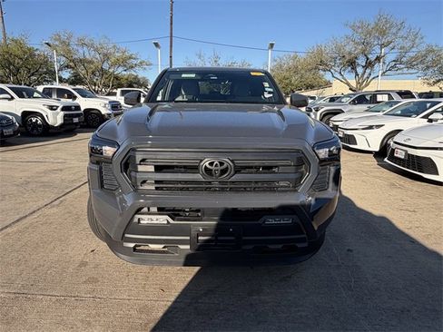 Used 2025 Toyota Tacoma SR5 image 2