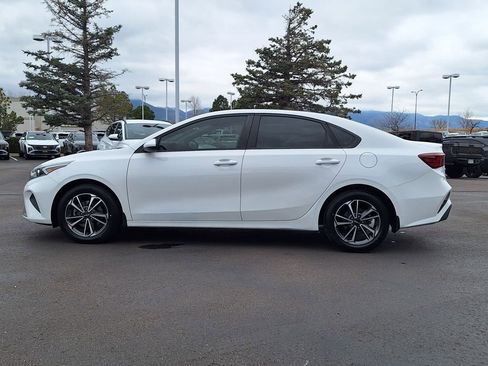 Used 2022 Kia Forte LXS image 6