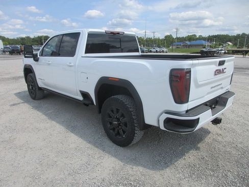 New 2026 GMC Sierra 2500 AT4 w/ AT4 Premium Plus Package AWD/4WD image 9