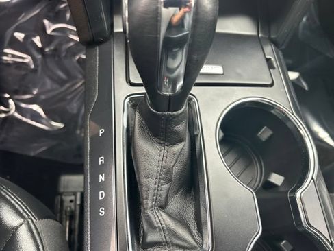 Used 2019 Ford Explorer XLT w/ Equipment Group 202A AWD/4WD image 21