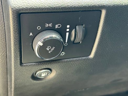 Used 2021 Jeep Grand Cherokee Laredo X AWD/4WD image 26