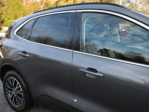 Used 2022 Ford Escape Titanium w/ Titanium Premium Package image 35