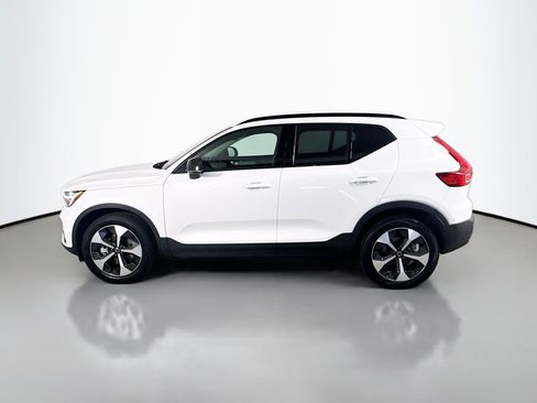 Used 2026 Volvo XC40 B5 Plus AWD/4WD image 6