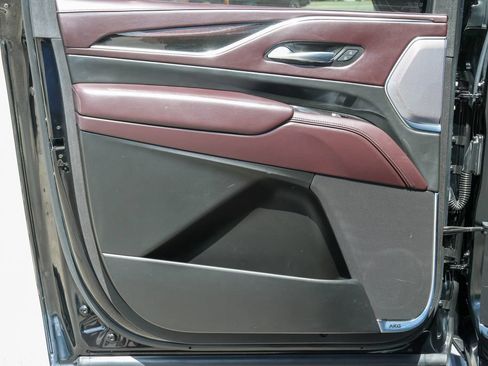 Used 2021 Cadillac Escalade ESV Premium Luxury Platinum AWD/4WD image 8
