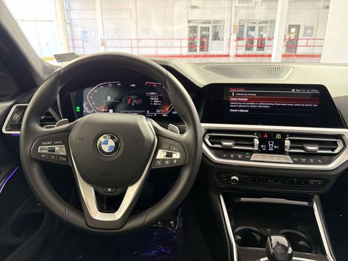 Used 2021 BMW 330i xDrive Sedan w/ Convenience Package image 16