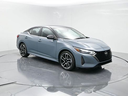 New 2025 Nissan Sentra SR image 2