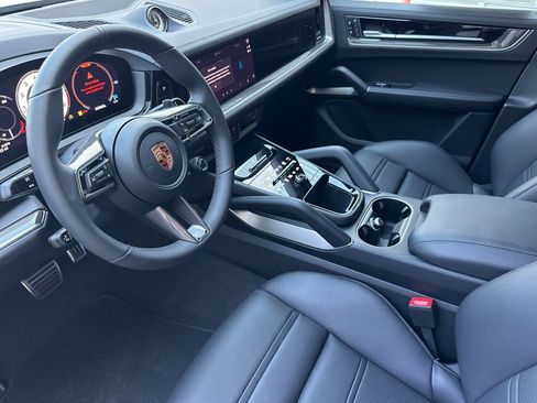 New 2026 Porsche Cayenne GTS AWD/4WD image 4