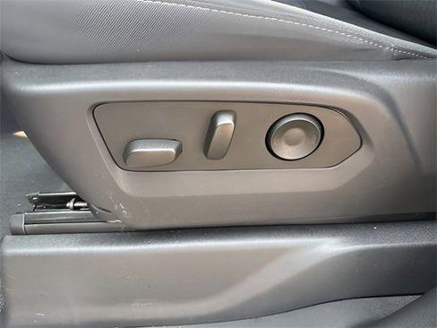 Used 2023 GMC Sierra 1500 Elevation image 16