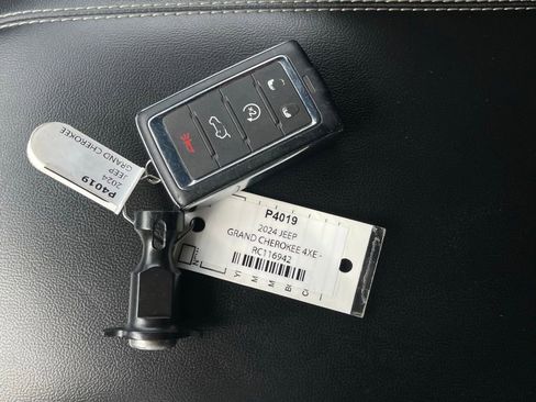 Used 2024 Jeep Grand Cherokee Limited 4xe AWD/4WD image 36