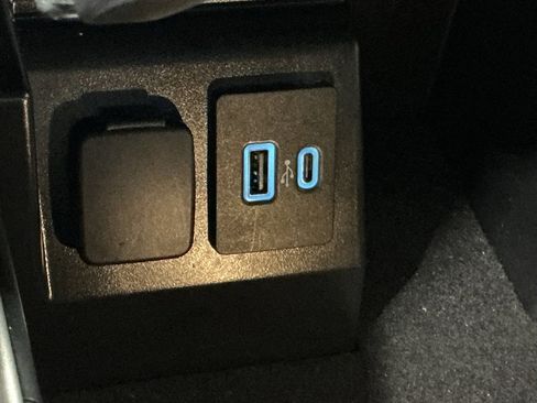 Used 2023 Ford Explorer XLT w/ Equipment Group 202A image 17