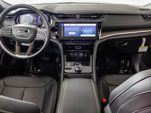 New 2026 Jeep Grand Cherokee L Limited AWD/4WD image 24