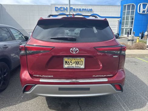 Used 2021 Toyota Highlander Platinum image 15