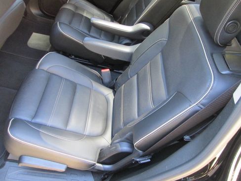 Used 2017 GMC Acadia Denali w/ Technology Package FWD image 34