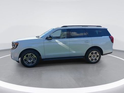 Certified 2025 Ford Expedition Active AWD/4WD image 2