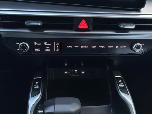 New 2025 Kia Sorento S AWD/4WD image 19