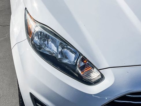 Used 2017 Ford Fiesta SE image 7