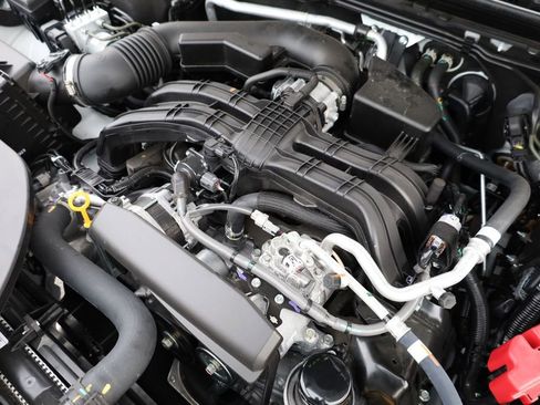 Certified 2025 Subaru Outback Limited image 28