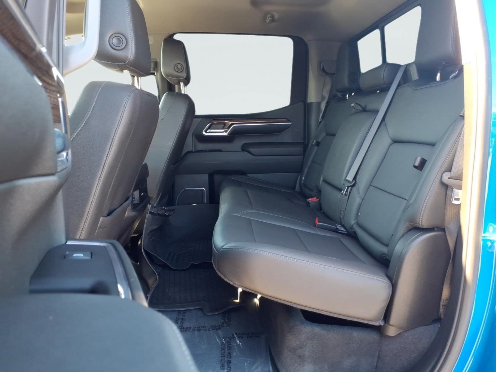 Used 2024 Chevrolet Silverado 1500 LT Trail Boss w/ Convenience Package II AWD/4WD image 22