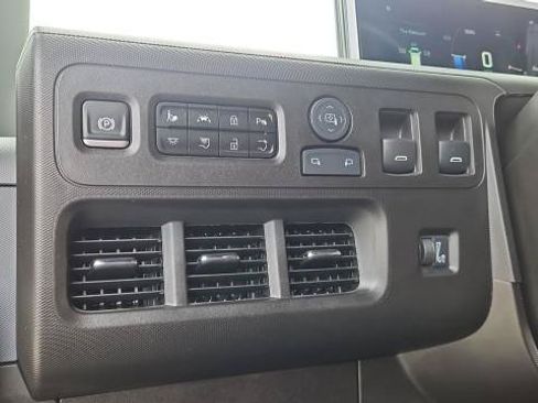 New 2025 Chevrolet Brightdrop 600 FWD image 22