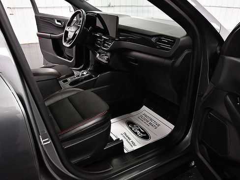 Used 2024 Ford Escape ST-Line w/ Tech Pack #1 image 31