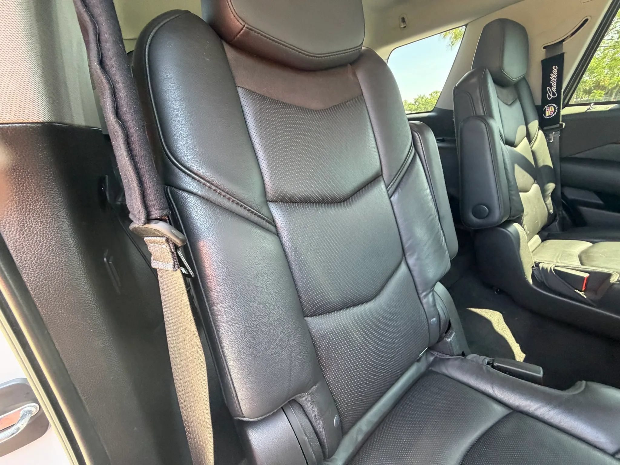 Used 2018 Cadillac Escalade Premium Luxury w/ LPO, Radiant Package RWD image 22