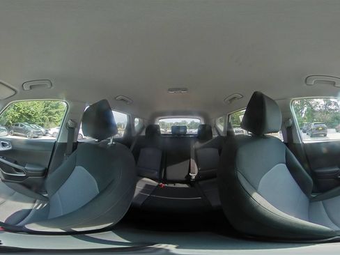 Used 2025 Kia Soul LX w/ LX Technology Package FWD image 40