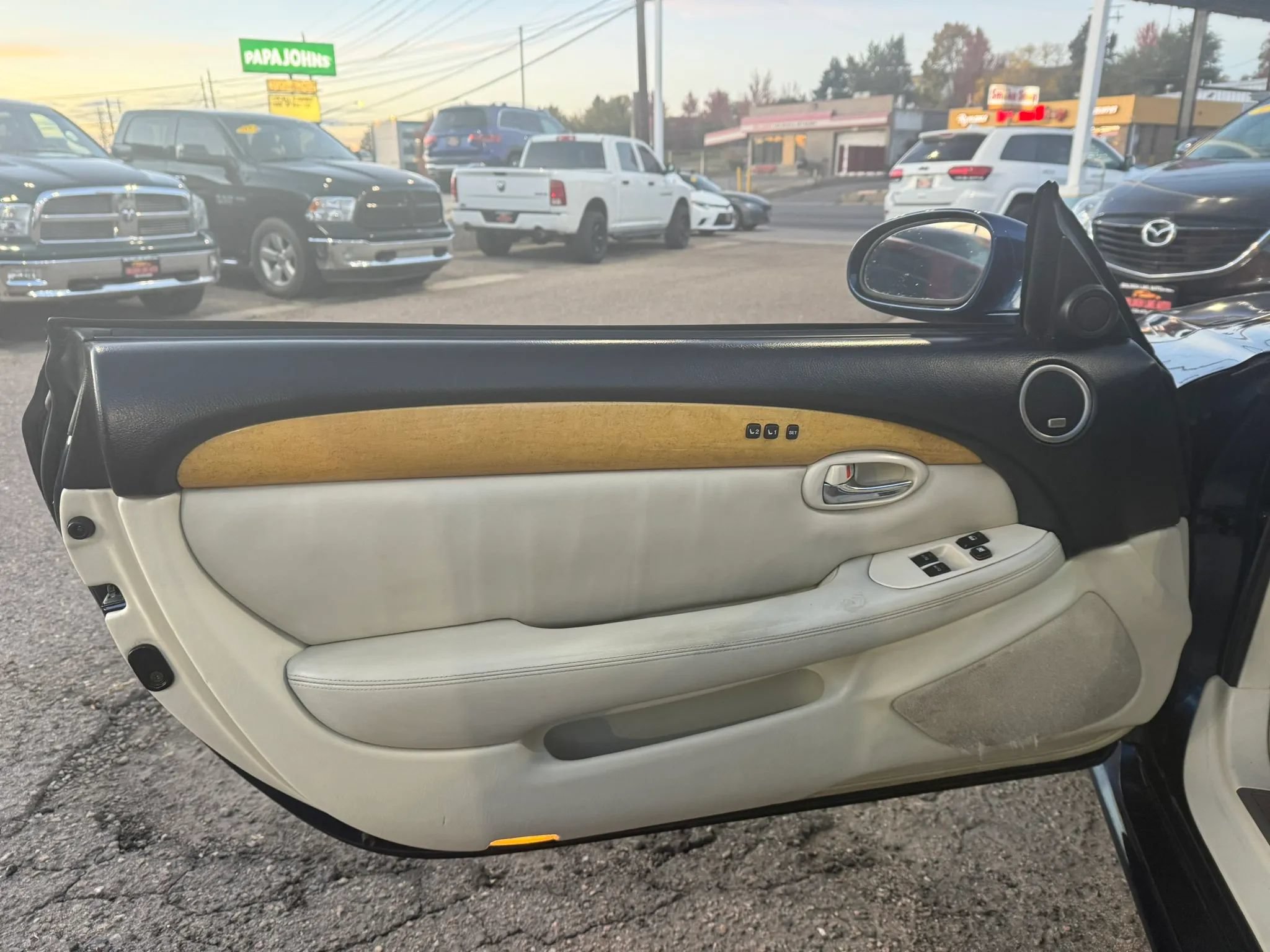 Used 2002 Lexus SC 430 Convertible RWD image 12