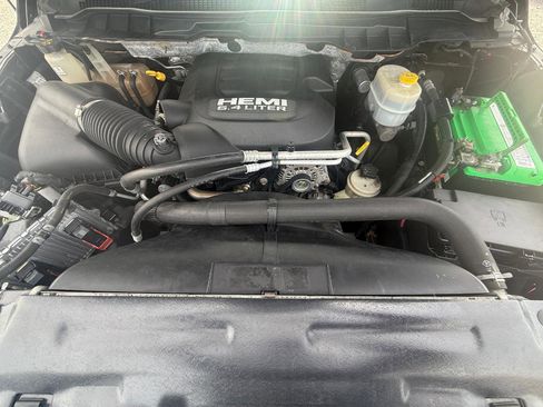 Used 2017 RAM 2500 Tradesman w/ Chrome Appearance Group AWD/4WD image 10
