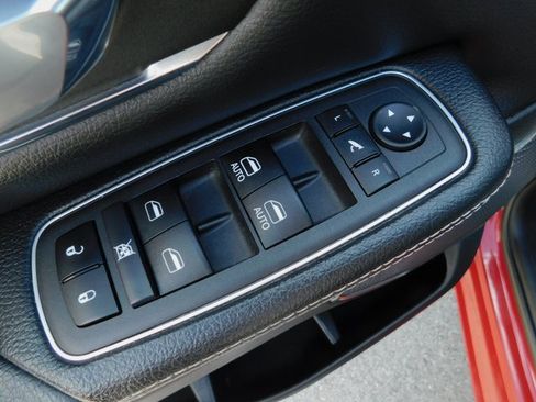 Used 2024 RAM 1500 Laramie image 26