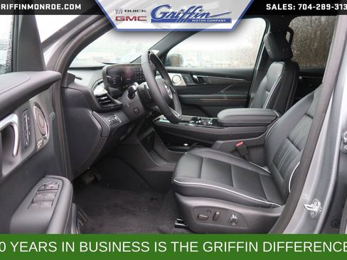 New 2026 Buick Enclave Avenir w/ Super Cruise Package FWD image 9