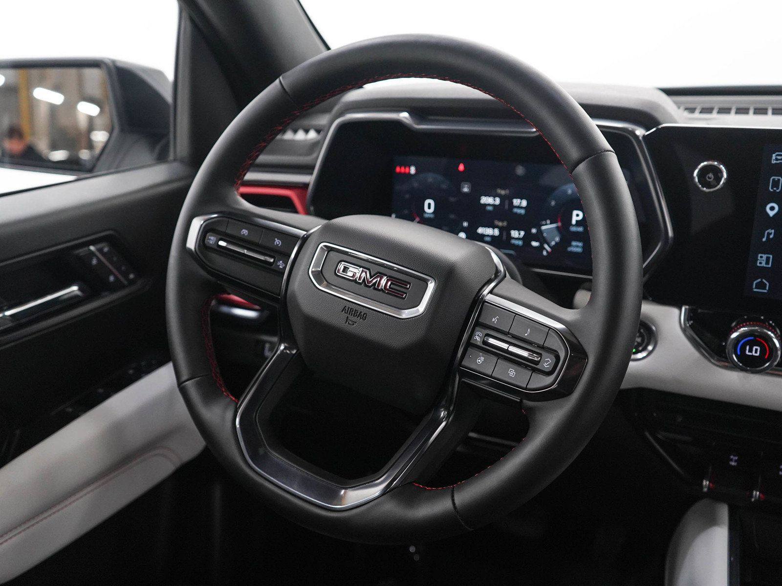 Used 2026 GMC Canyon AT4X AWD/4WD image 14