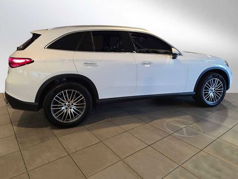Used 2025 Mercedes-Benz GLC 300 image 2