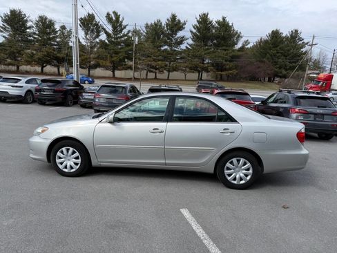 Used 2005 Toyota Camry image 7